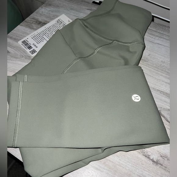 Lululemon wunder train leggings - Picture 7 of 8
